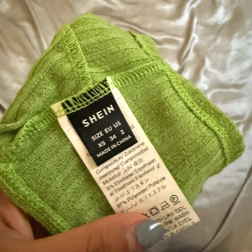 SHEIN Green Ribbed Crop Top - Picture 3 of 3